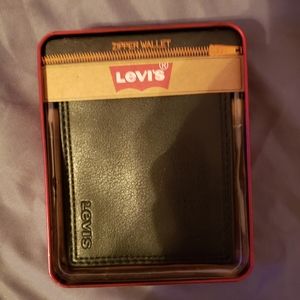 Levi zipper wallet